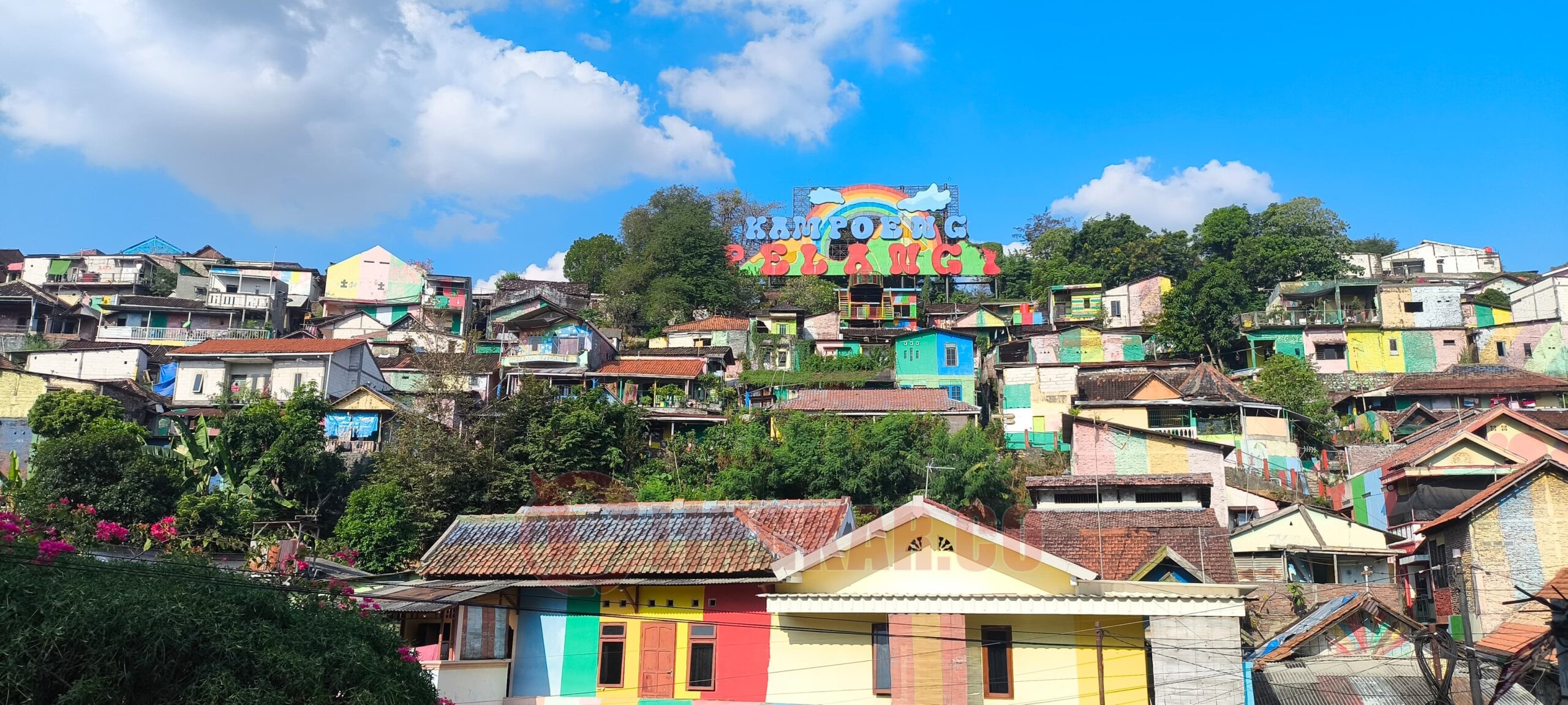 Warna - warni Kampoeng Pelangi Semarang mulai memudar. (dok Alan Henry)