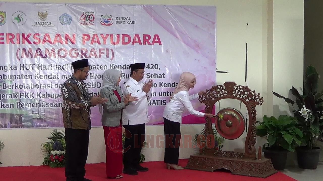 Bupati Kendal, Dyah Kartika Permana Sari membuka Pemeriksaan Mamografi Gratis yang digelar RSUD dr. Soewondo Kendal. (dok Yoedhi W)
