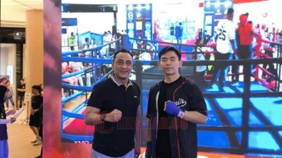 Ketua KONI Kota Semarang, Arnaz Agung Andrarasmara bersama Promotor Boxing No Limits Championship 2025, Enrico Prasetya. (dok Alan Henry)