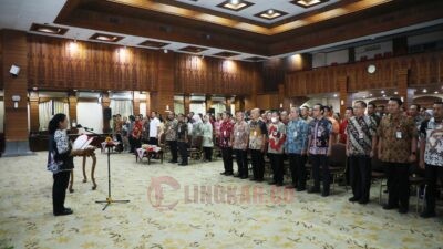 Wali Kota Semarang, Agustina Wilujeng Pramestuti lantik 126 Pejabat Eselon III dan IV. (dok Pemkot Semarang)