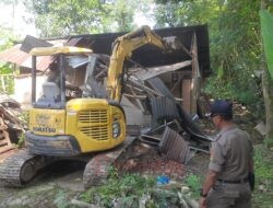 Satpol PP Kota Semarang Bongkar Rumah di Atas Lahan Aset Pemkot, Akan Dibangun Fasilitas Olahraga