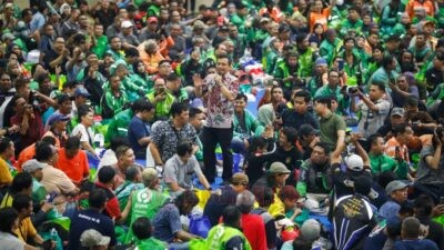 Saresehan Mitra Ojek Online (Ojol) dan Angkutan Sewa Khusus (ASK) bersama Gubernur di GOR Jatidiri Semarang, Jumat (12/9/2025).