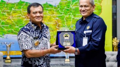 Deputi Eksploitasi SKK Migas Taufan Marhaendrajana saat bertemu dengan Gubernur Ahmad Luthfi di Kantor Gubernur, Kota Semarang, Kamis (11/9/2025). Foto: dokumentasi