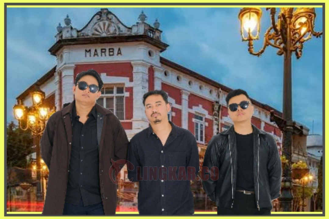 Personel Sepulang Kantor: dari kiri ke kanan, Hanif (bassis & vokalis), Azka (drummer), Haidar (gitaris). Kolase foto: Lingkar.co