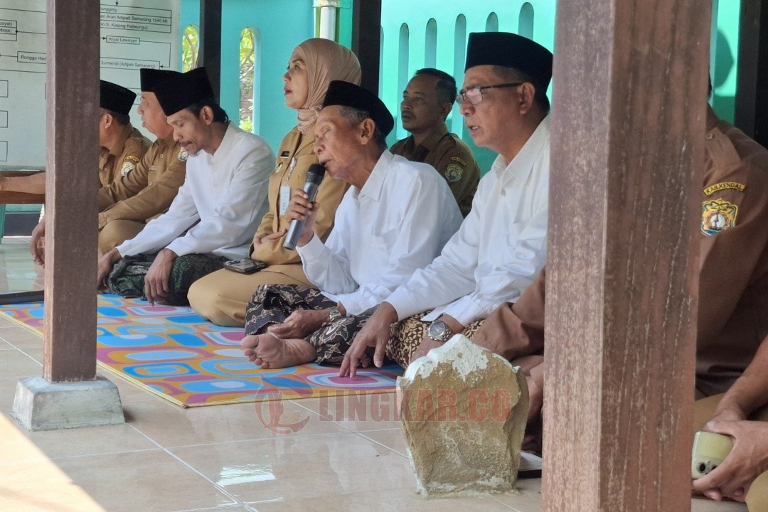 Ketua Forum Kerukunan Umat Beragama (FKUB) Kendal KH. Idris Noor,