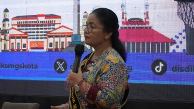 Wali Kota Semarang Agustina Wilujeng Pramestuti saat pembukaan kegiatan Bimbingan Teknis Tata Kelola Program Kerja dan Penguatan Kapasitas Peran Bunda PAUD yang digelar pada Selasa (16/9/2025). Foto: istimewa.