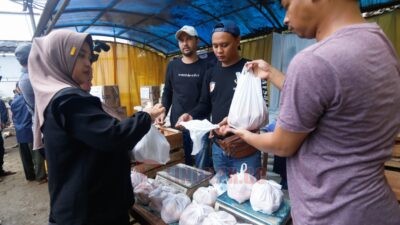 Salah satu kegiatan Gerakan Pangan Murah yang digelar oleh Pemprov Jateng. Foto: dokumentasi/istimewa