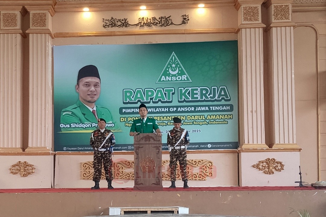 Ketua PW GP Ansor Jateng Shidqon Prabowo saat pembukaan Rapat Kerja PW GP Ansor Jateng di Ponpes Darul Amanah, Kendal, Sabtu (20/9/2025) siang. Foto: Rifqi/Lingkar.co