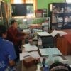 Kantor Desa Disegel Warga, Pemdes Tunggulsari Layani Masyarakat dari Perpustakaan Sekolah