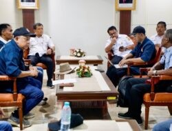 Temui Gubernur Jateng, Ribuan Eks Buruh PT Sritex Wadul Belum Terima Pesangon