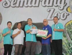 Dukung Wisata Konservasi di Semarang Zoo, Dua Kelinci Beri Donasi Pakan Satwa