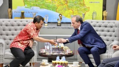 Gubernur Jawa Tengah Ahmad Luthfi saat menerima Duta Besar Prancis untuk Indonesia Fabien Penone di Semarang Kamis (25/9/2025). Foto: dokumentasi