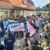 Geruduk Kantor Bupati Kendal, Ratusan Warga Tunggulsari Desak Pencopotan Kades dan Pencabutan Izin Galian C