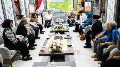 Direksi Wilayah VI BPJS Kesehatan saat diterima audiensi dengan dengan Gubernur Jateng Ahmad Luthfi dan Kepala Dinas Kesehatan Provinsi Jawa Tengah, Yunita Dyah Suminar di ruang kerja Gubernur, Rabu (3/9/2025). Foto: dokumentasi