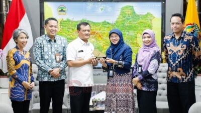 Direksi Wilayah VI BPJS Kesehatan saat diterima audiensi dengan dengan Gubernur Jateng Ahmad Luthfi dan Kepala Dinas Kesehatan Provinsi Jawa Tengah, Yunita Dyah Suminar di ruang kerja Gubernur, Rabu (3/9/2025). Foto: dokumentasi