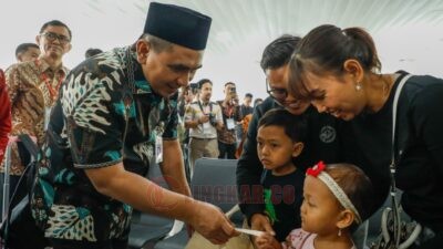 Wakil Gubernur Jawa Tengah Taj Yasin Maimoen saat menghadiri seremonial penerbangan perdana di bandara internasional Ahmad Yani Semarang. Foto: dokumentasi