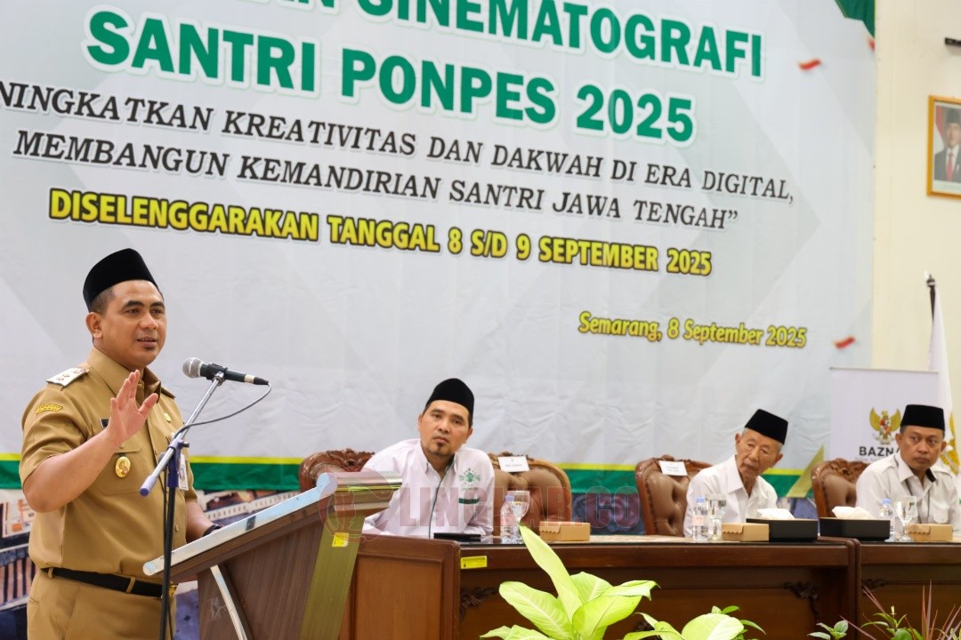 Taj Yasin, saat membuka pelatihan bertajuk “Meningkatkan Kreativitas dan Dakwah di Era Digital, Membangun Kemandirian Santri Jawa Tengah”, di Masjid Agung Jawa Tengah, Senin (8/9/2025)