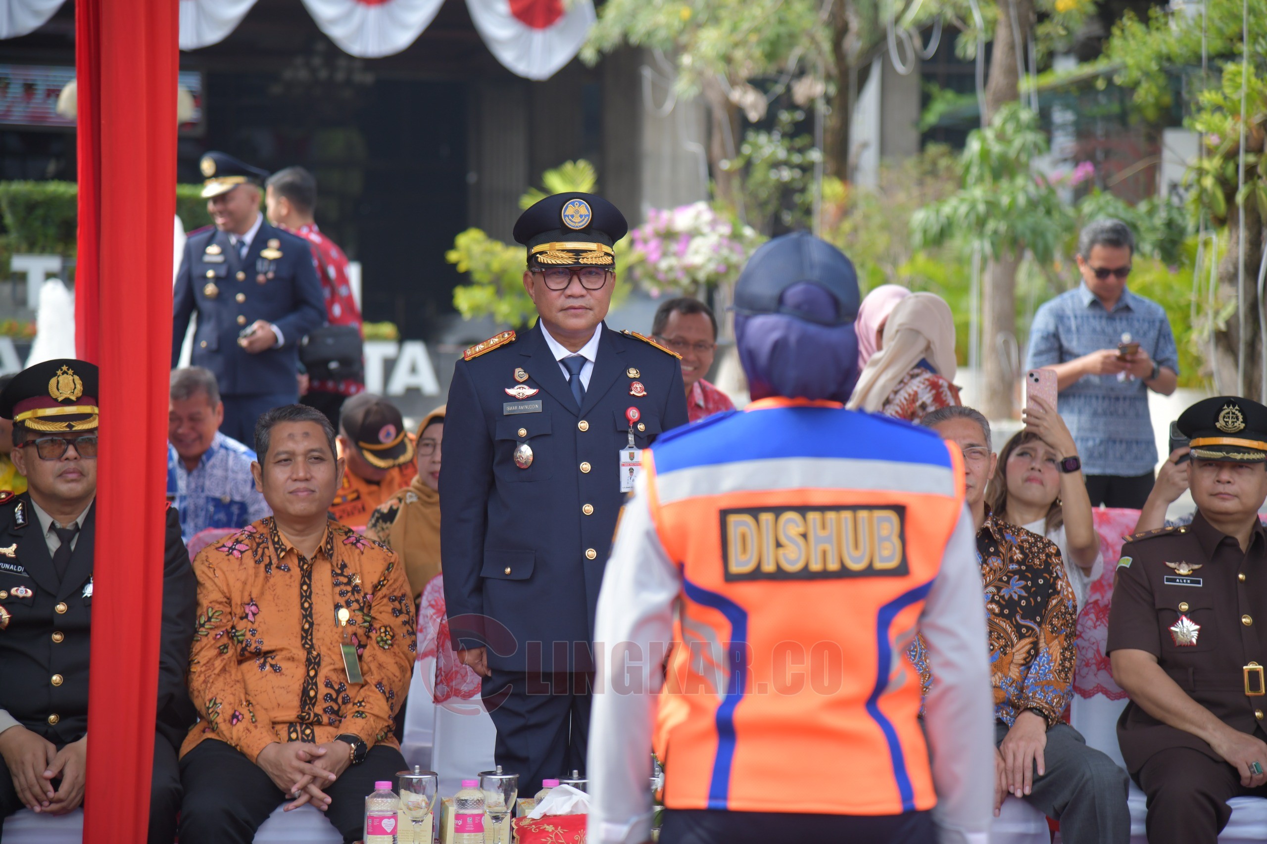 Wakil Wali Kota Semarang, Iswar Aminuddin saat pimpin Upacara Peringatan Hari Perhubungan Nasional di Balaikota Semarang. (dok Pemkot Semarang)