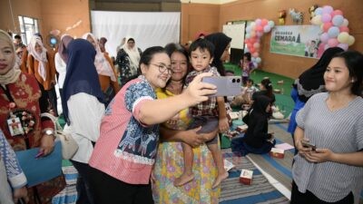 Wali Kota Semarang, Agustina Wilujeng Pramestuti usai mengikuti kegiatan Keluarga Cemara di Puskesmas Krobokan. (dok Pemkot Semarang)