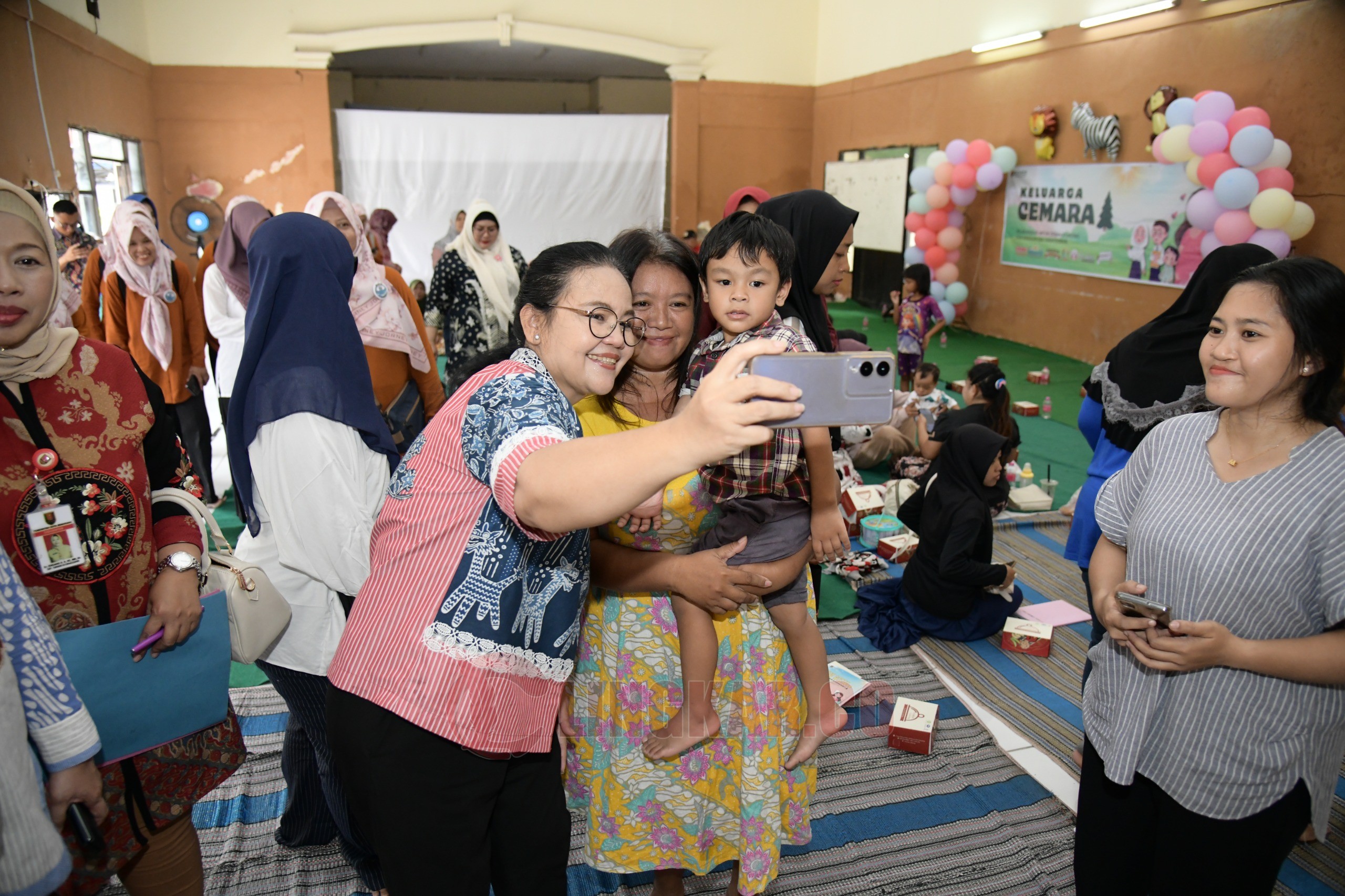 Wali Kota Semarang, Agustina Wilujeng Pramestuti usai mengikuti kegiatan Keluarga Cemara di Puskesmas Krobokan. (dok Pemkot Semarang)