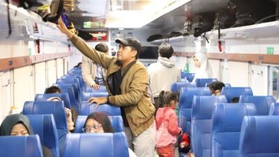 Suasana di KA Matarmaja New Generation yang resmi Beroperasi. (dok KAI Daop 4 Semarang)