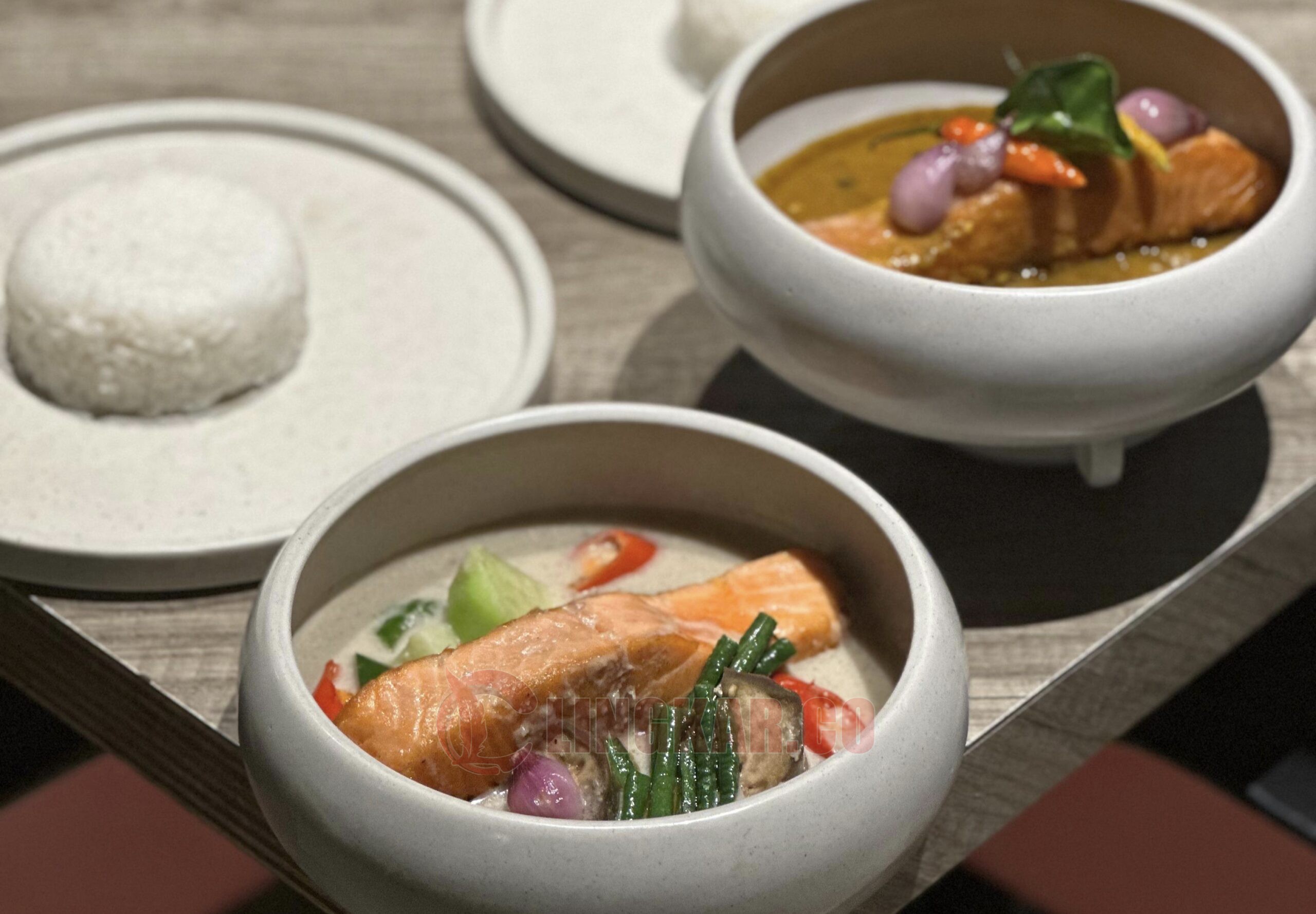 Hidangan spesial Salmon Mangut dan Lodeh dari Rooms Inc Semarang. (dok Rooms Inc Semarang)