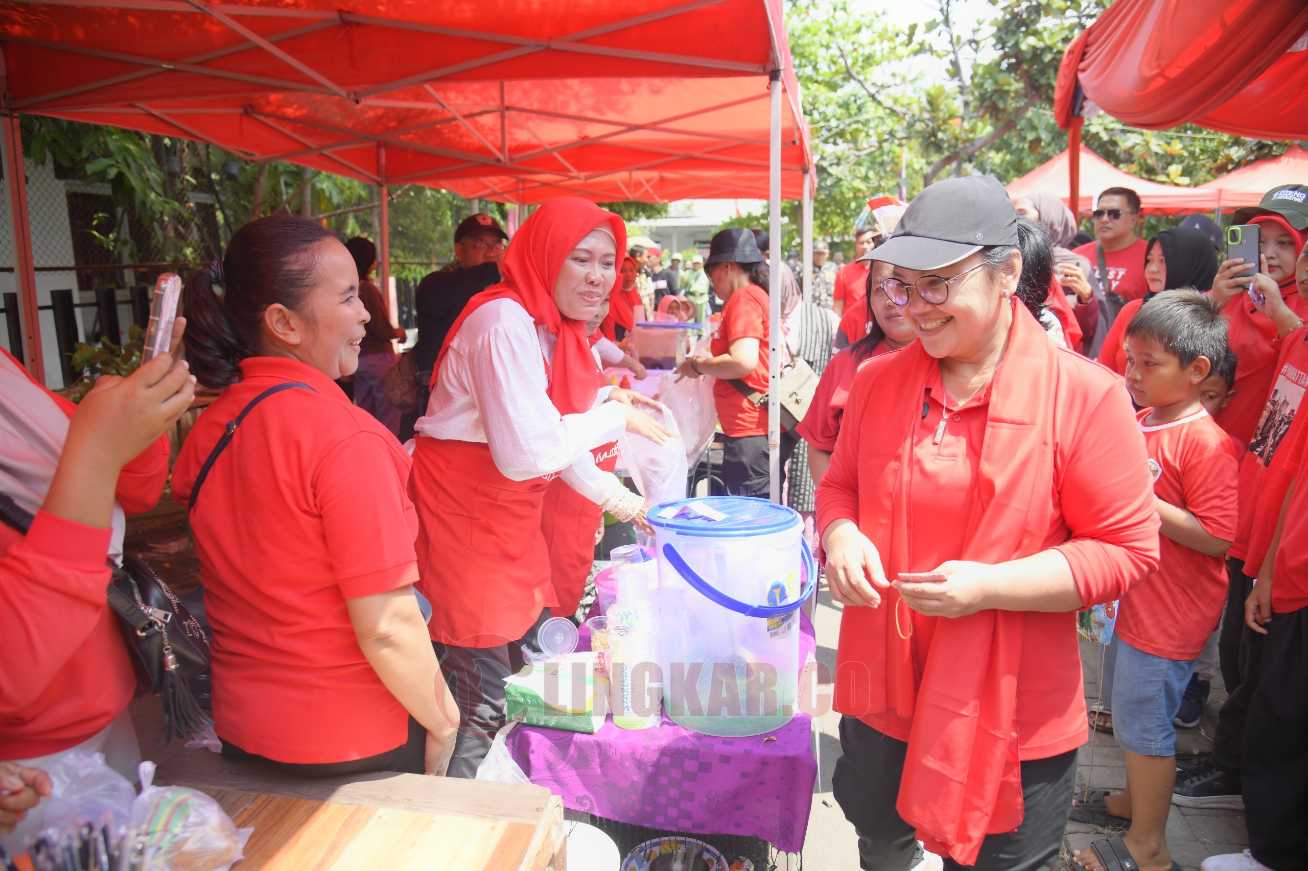Wali Kota Semarang, Agustina Wilujeng saat menyapa warga Kota Semarang. (dok Pemkot Semarang)