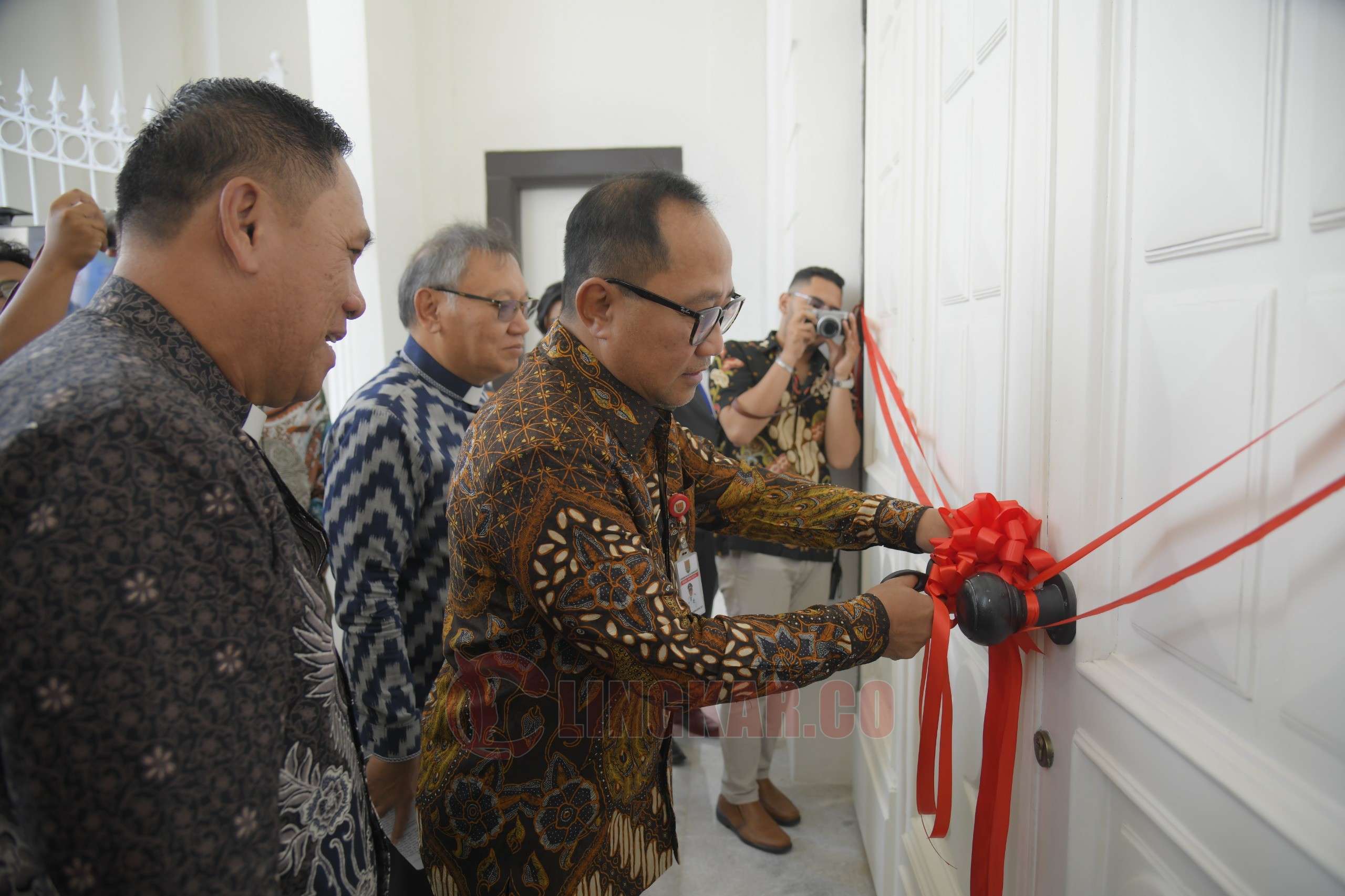 Wakil Wali Kota Semarang, Iswar Aminuddin remikan bangunan bersejarah Gereja Blenduk (GPIB Immanuel) di kawasan Kota Lama, Semarang. (dok Pemkot Semarang)