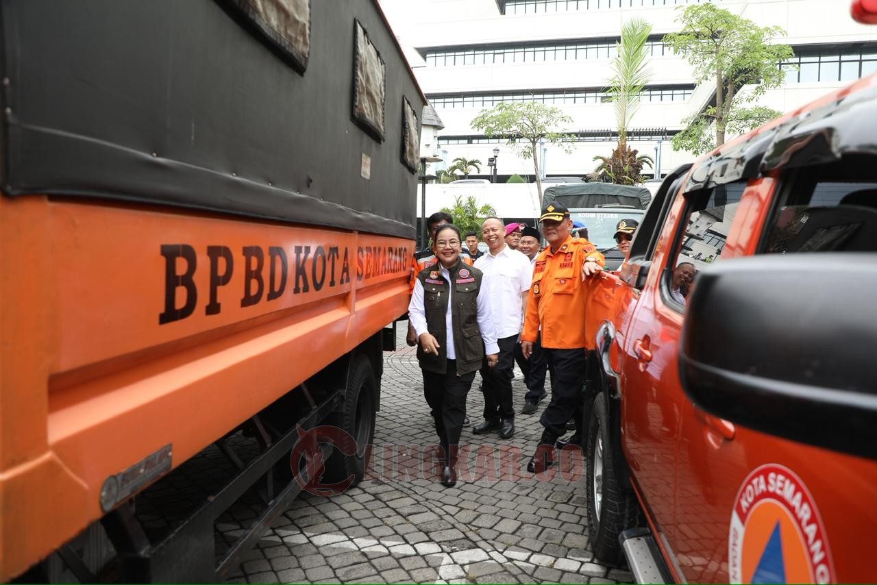 Wali Kota Semarang, Agustina Wilujeng Pramestuti cek kesiapan menghadapi musim penghujan di Balaikota Semarang. (dok Pemkot Semarang)