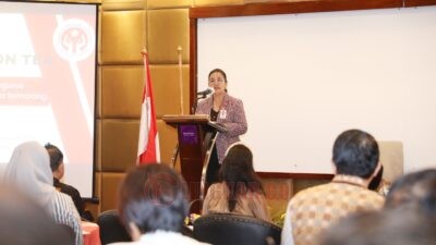 Wali Kota Semarang, Agustina Wilujeng Pramestuti menghadiri acara Afternoon Tea bersama para pengurus Dewan Kerajinan Nasional Daerah (Dekranasda) Kota Semarang yang digelar di Hotel Quest. (dok Pemkot Semarang)