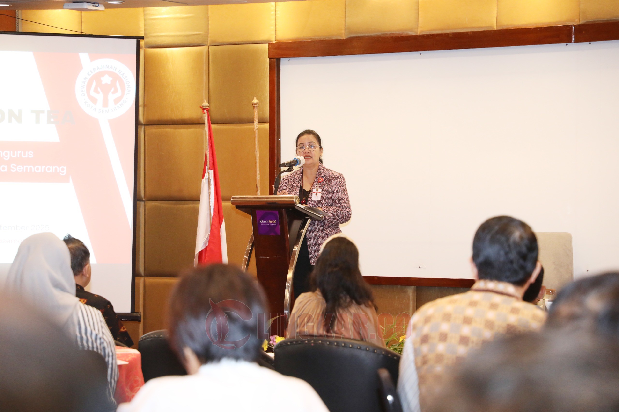 Wali Kota Semarang, Agustina Wilujeng Pramestuti menghadiri acara Afternoon Tea bersama para pengurus Dewan Kerajinan Nasional Daerah (Dekranasda) Kota Semarang yang digelar di Hotel Quest. (dok Pemkot Semarang)