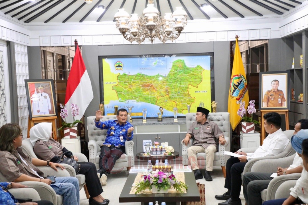 Gubernur Jawa Tengah Ahmad Luthfi saat menerima pengurus Himpunan Tani Merdeka di kantornya, Rabu (1/10/2025).