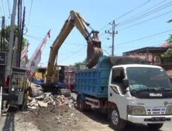 Jalan Utama Kaliwungu Mulai Dicor, Lalu Lintas Direkayasa Selama 85 Hari