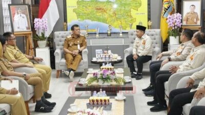 Gubernur Ahmad Luthfi saat menerima kunjungan Pimpinan Wilayah Pemuda Muhammadiyah Jawa Tengah di Kantor Gubernur Jawa Tengah, Senin (13/10/2025).