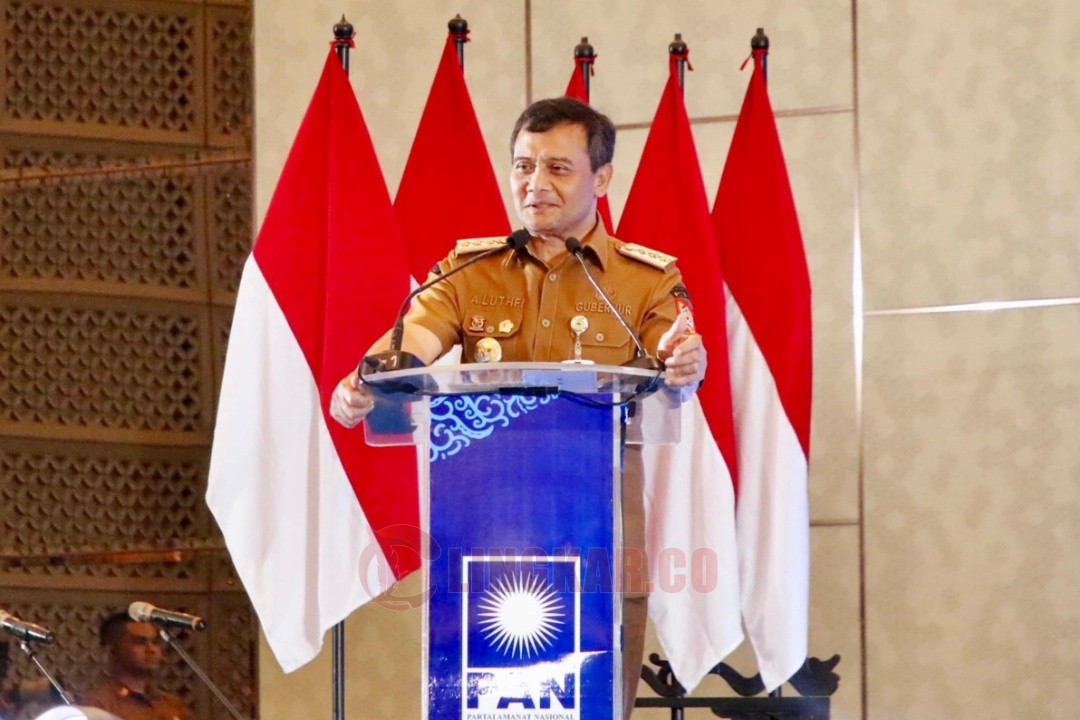 Gubernur Jateng Ahmad Luthfi saat menghadiri pelantikan pengurus DPW PAN Jawa Tengah, di Hotel Padma, Kota Semarang, Senin (13/10/2025).