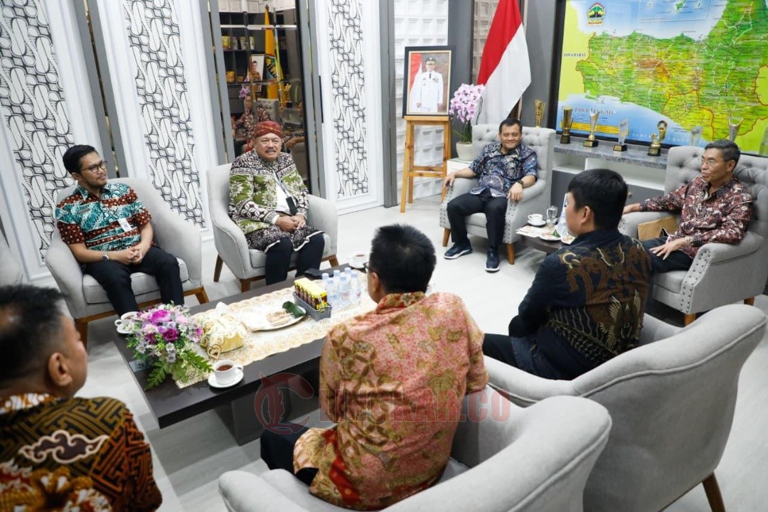 Gubernur Jawa Tengah Ahmad Luthfi saat menerima perwakilan Perwakilan Perpit Jateng di kantor Gubernur, Kamis (16/10/2025). Foto: dokumentasi