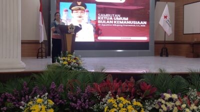 Wali Kota Semarang, Agustina Wilujeng Pramestuti saat menyampaikan sambutan penutupan Bulan Kemanusiaan PMI Kota Semarang di Wisma Perdamaian Jl. Imam Bonjol No.209, Pendrikan Kidul, Kec. Semarang Tengah, Kota Semarang, Sabtu (18/10/2025) pagi.