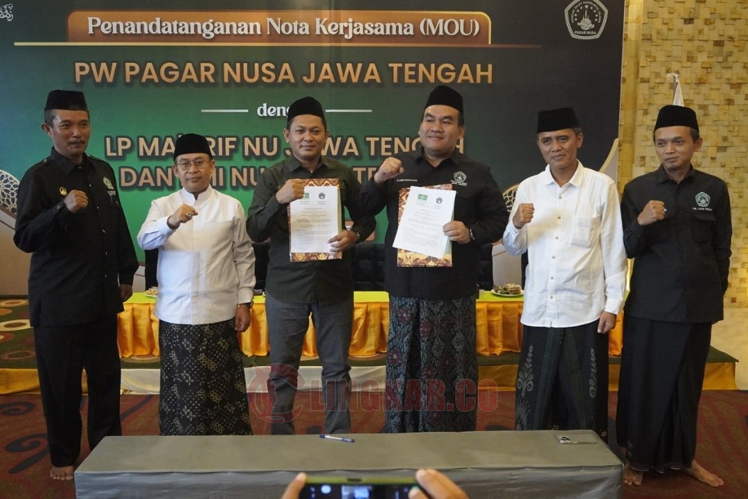 penandatangan nota kesepahaman kerjasama (MoU) antara Pagar Nusa Jawa Tengah dengan Rabithah Ma’ahid Islamiyah (RMI) dan Lembaga Pendidikan Ma’arif NU Jawa Tengah di Pondok Pesantren API Tegalrejo Magelang. Sabtu (25/10/2025)