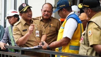 Wakil Gubernur Jawa Tengah, Taj Yasin Maimoen saat meninjau operasional rumah pompa di Kali Sringin dan Kali Tenggang, Kota Semarang, Senin (27/10/2025). Foto: dokumentasi