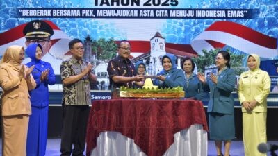 Wakil Wali Kota Semarang, Iswar Aminuddin saat menghadiri Peringatan Hari Kesatuan Gerak PKK ke-53 tingkat Kota Semarang di Gedung Taman Budaya Raden Saleh (TBRS). (dok Pemkot Semarang)