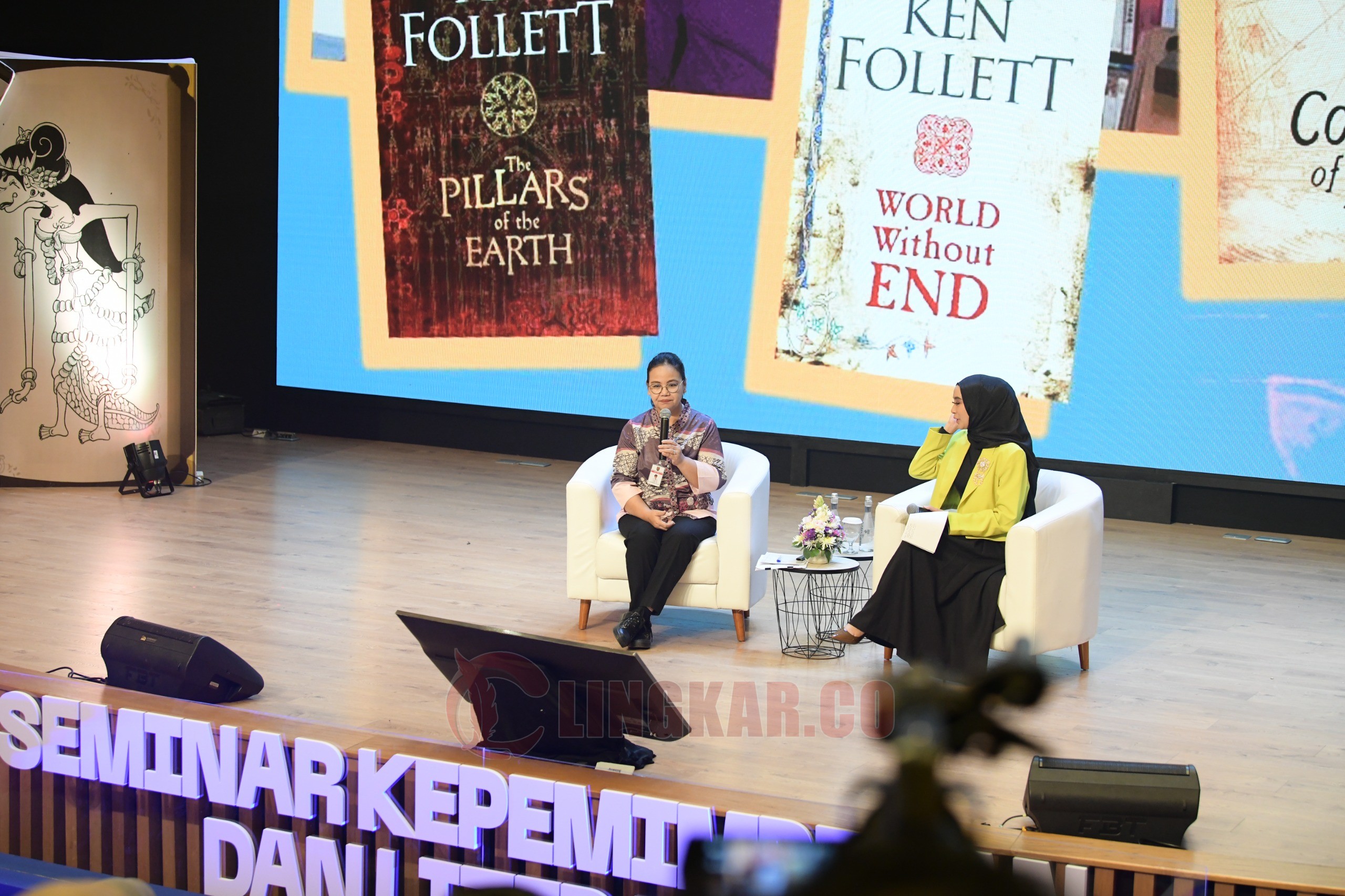 Wali Kota Semarang, Agustina Wilujeng saat menjadi pemateri dalam Seminar Kepemimpinan dan Literasi 2025. (dok Pemkot Semarang)