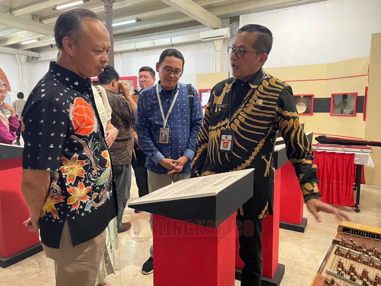 Ketua Komisi B DPRD Kota Semarang, Joko Widodo bersama Kepala Dinas Kebudayaan dan Pariwisata (Disbudpar) Kota Semarang, Wing Wiyarso. (dok Istimewa)