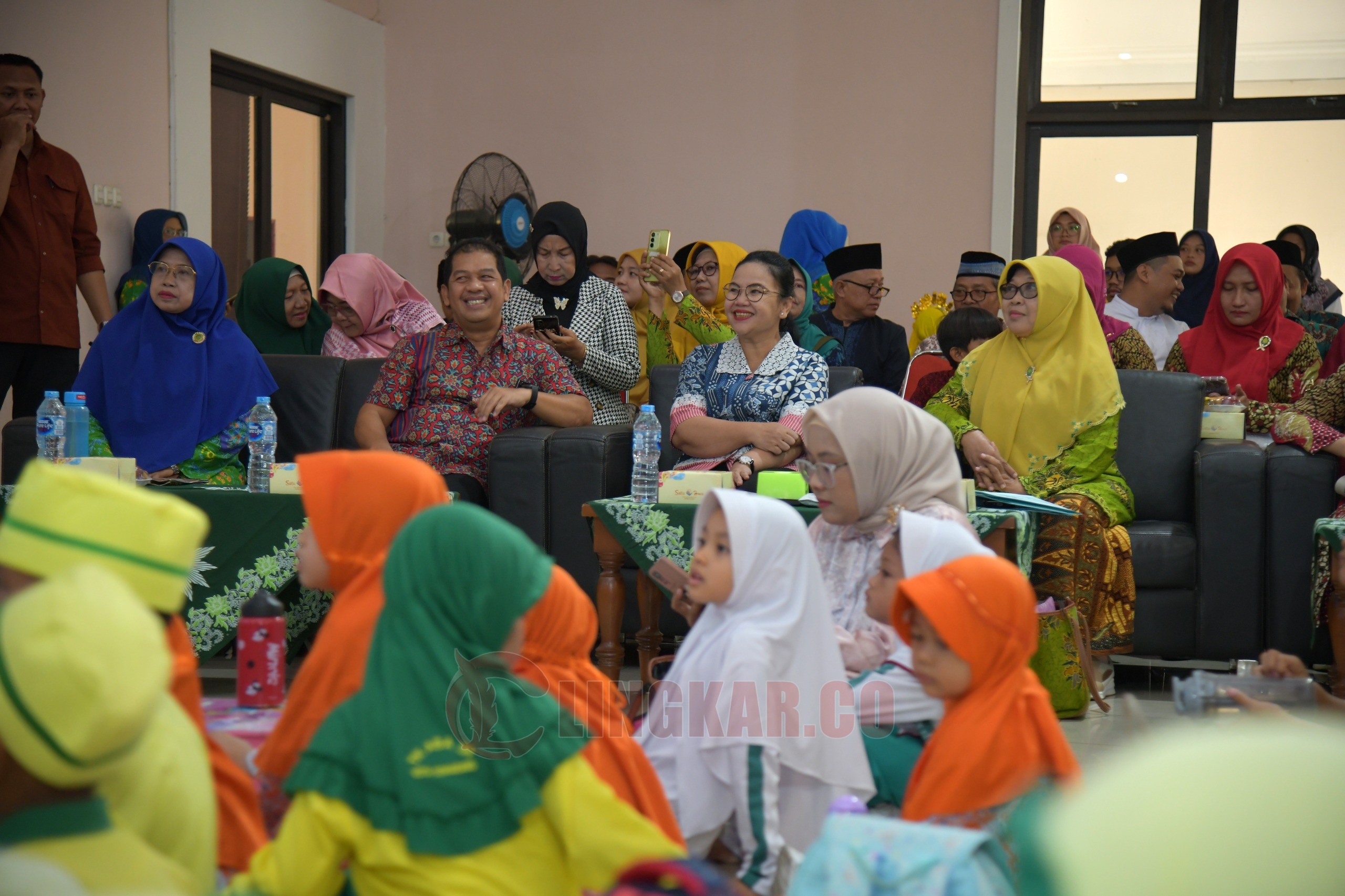 Wali Kota Semarang, Agustina Wilujeng Pramestuti saat menghadiri Festival Anak Sholeh Bustanul Athfal (FASABA) 2025 yang diselenggarakan oleh Ikatan Guru Aisyiyah Bustanul Athfal (IGABA) Kota Semarang di Rumah Dinas Wali Kota Semarang. (dok Pemkot Semarang)