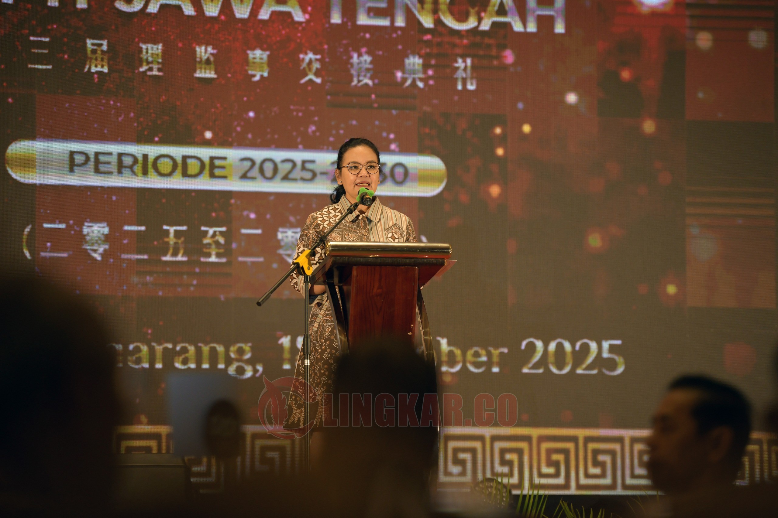 Wali Kota Semarang, Agustina Wilujeng Pramestuti saat memberikan sambutan dalam acara Pelantikan Kepengurusan Periode III Perkumpulan Pengusaha Indonesia Tionghoa (PERPIT) Jawa Tengah periode 2025-2030 yang berlangsung di PO Hotel Semarang. (dok Pemkot Semarang)