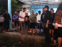Tinjau Banjir di Genuk, Agustina Wilujeng Optimalkan Pompa dan Dirikan Dapur Umum