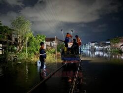 Petugas KAI Berjibaku di Tengah Genangan, Jalur Semarang Tawang–Alastua Akhirnya Pulih Bertahap