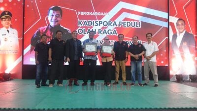 Ketua KONI Kota Semarang Arnaz Agung Andrarasmara dan Kadispora Kota Semarang Fravarta Sadman ketika kegiatan Peningkatan Kerja Sama KONI Kota Semarang dengan stakeholder di Legacy Convention Semarang. (dok KONI Semarang)