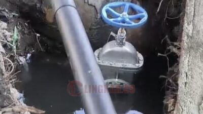 Pipa bocor milik PDAM Tirta Moedal di Jalan Kaligawe Raya dan interkoneksi pipa di Jalan Genuk Raya. (dok PDAM Semarang)