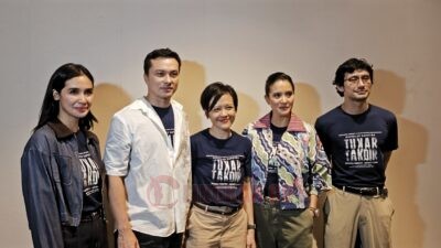Aktor film Tukar Takdir sapa penonton di Semarang. (dok Alan Henry)