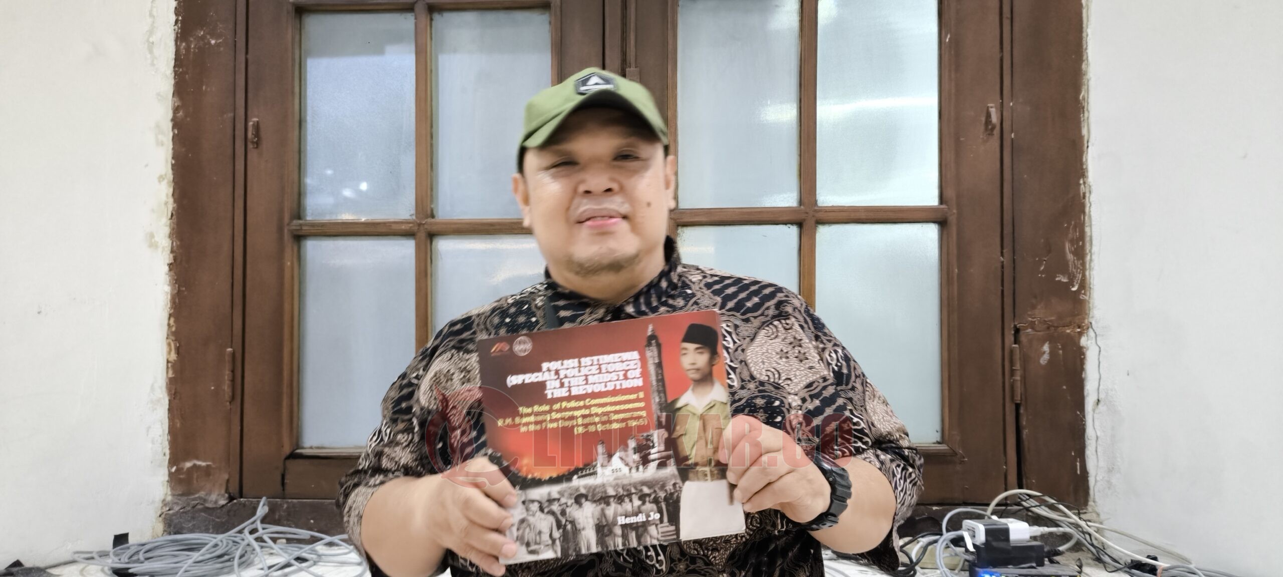 Hendi Jo, penulis buku Polisi Istimewa (Special Police Force) In The Midst of The Revolution”. (dok Alan Henry)